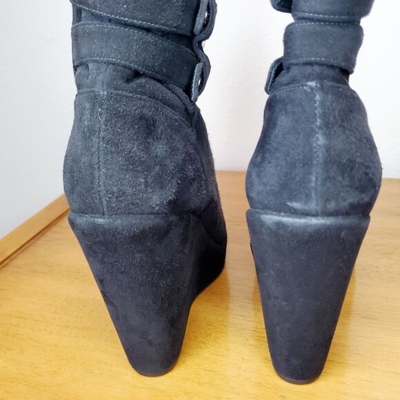 Stuart Weitzman WedgeHolster Black Suede Ruched Buckle Booties Fall Ankle SZ 9 - Picture 10 of 11